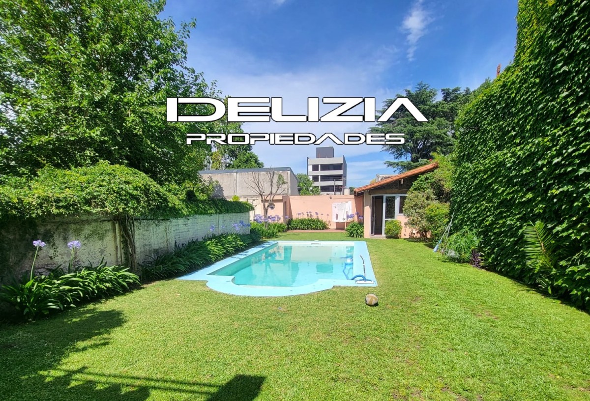 VENTA DE CASA EN MERLO CENTRO